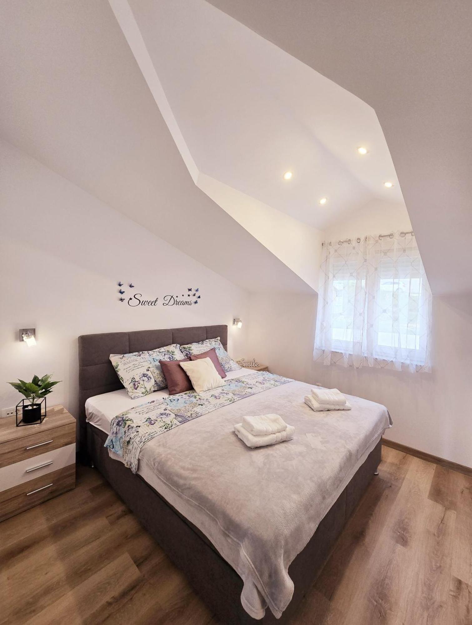 Villa Matanovi Dvori Podstrana Esterno foto