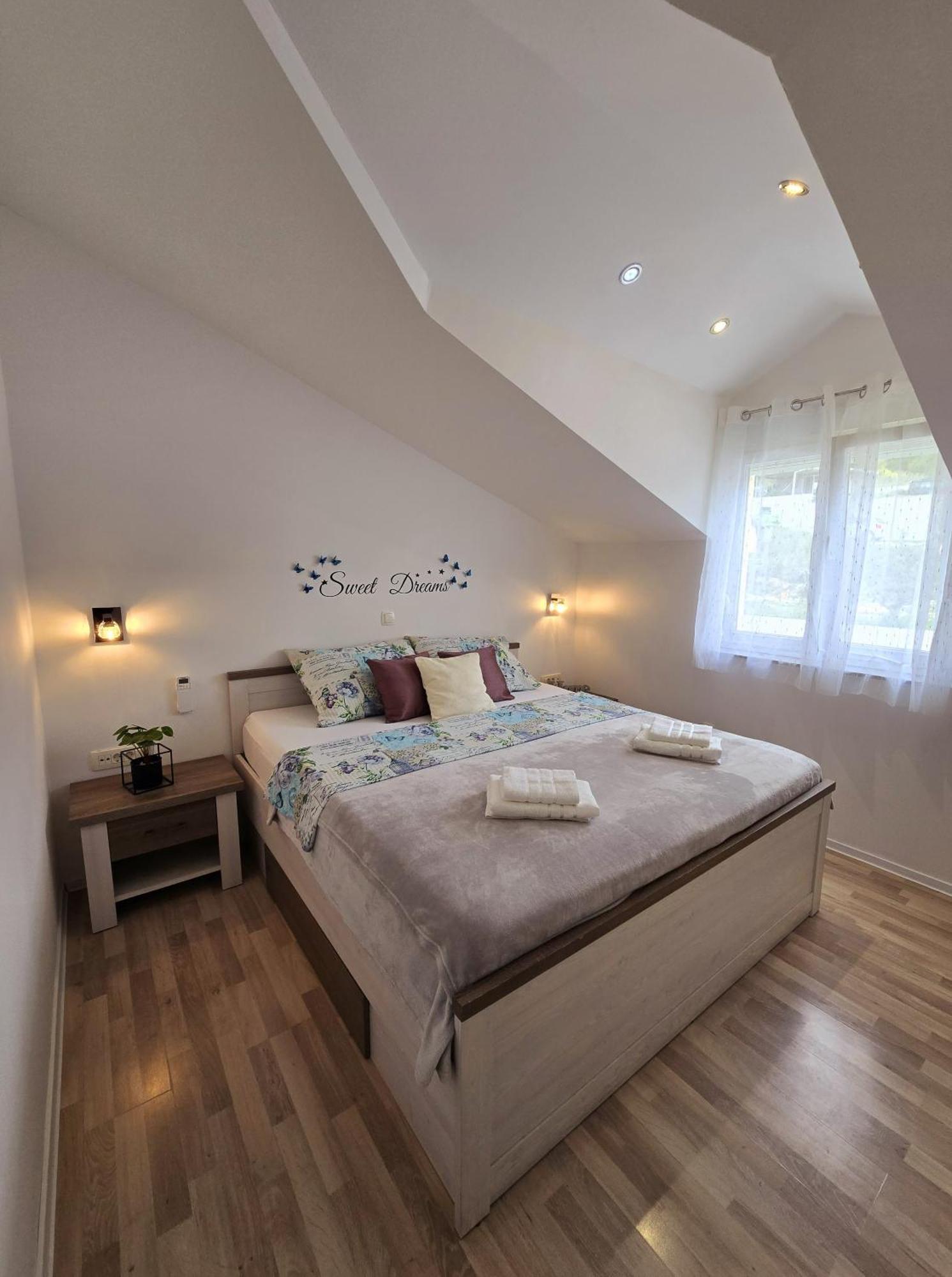 Villa Matanovi Dvori Podstrana Esterno foto