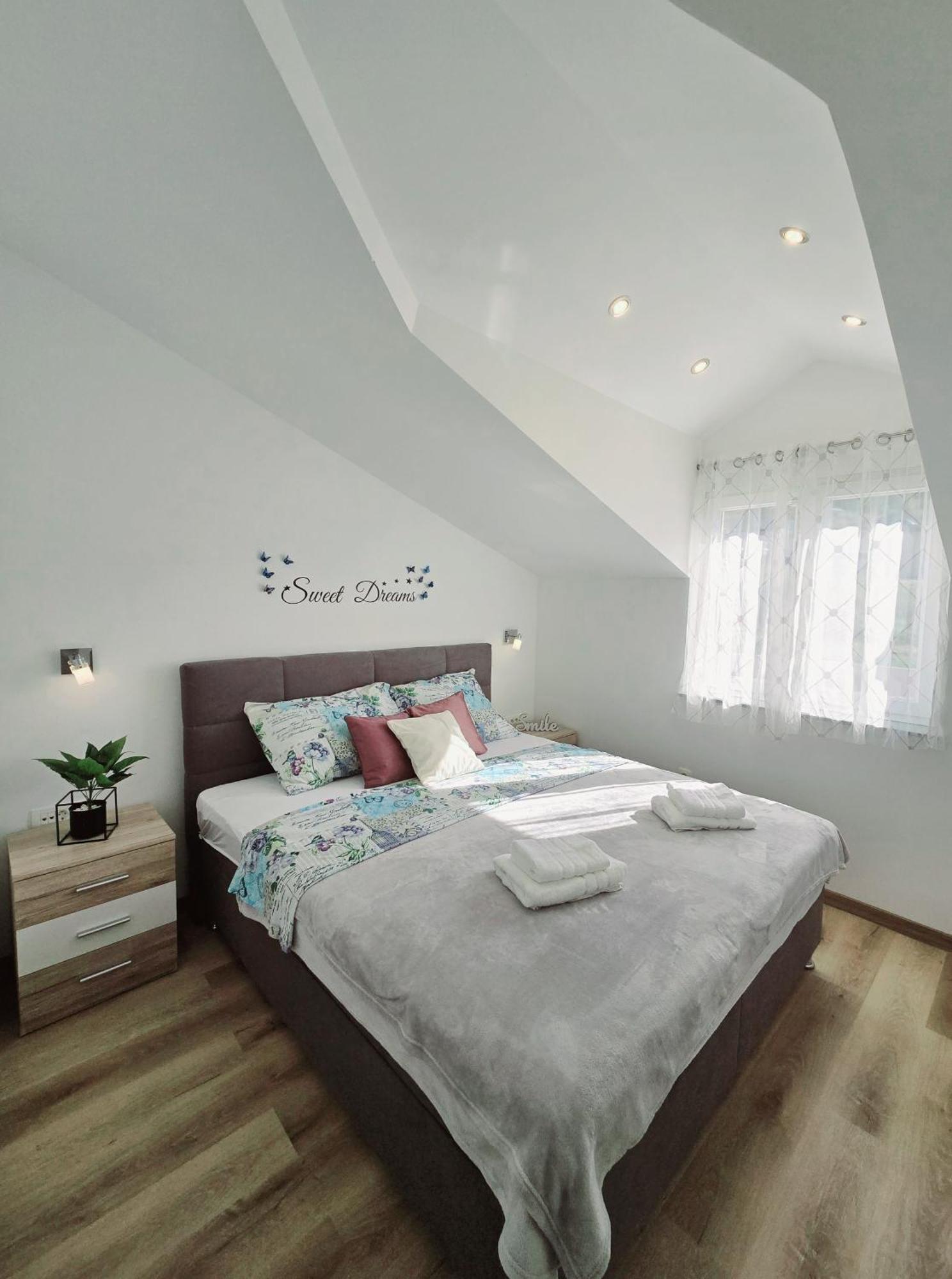 Villa Matanovi Dvori Podstrana Esterno foto